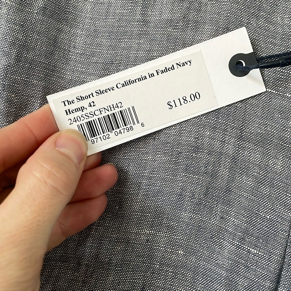 Taylor Stitch | The Short Sleeve California in Faded Navy Hemp - Picture 3 of 4